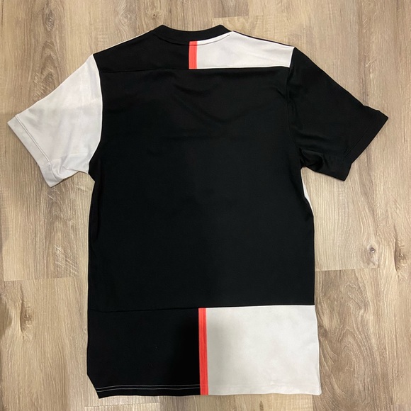 JUVENTUS JERSEY - Picture 2 of 3